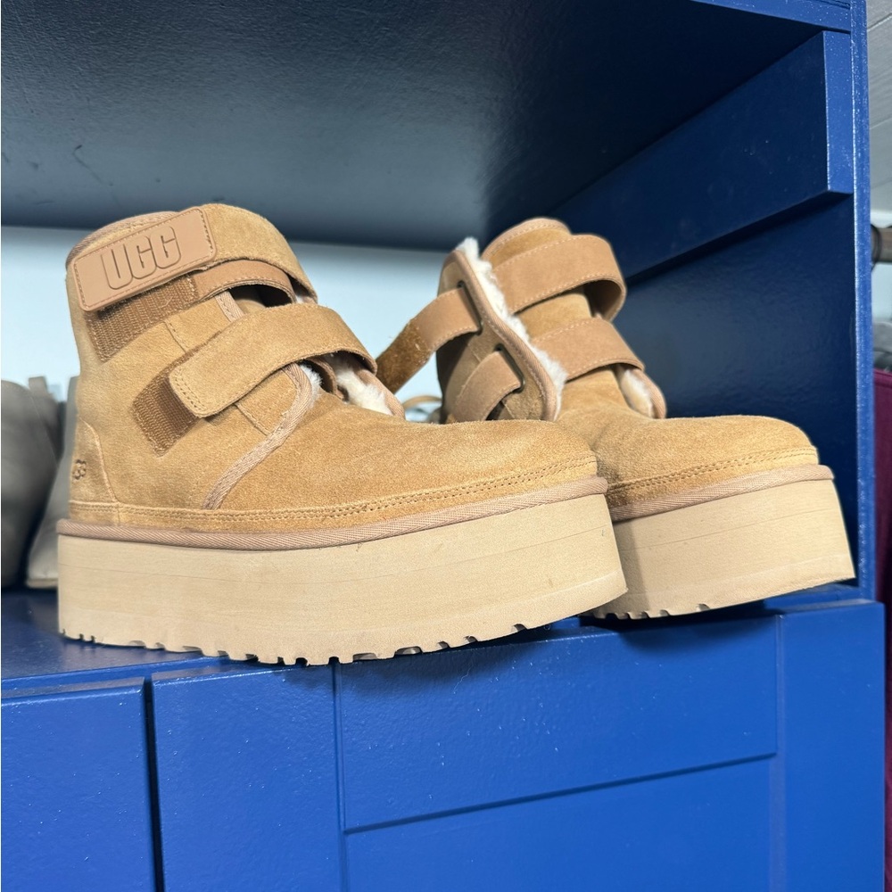 Ugh neumel platform woman’s boots